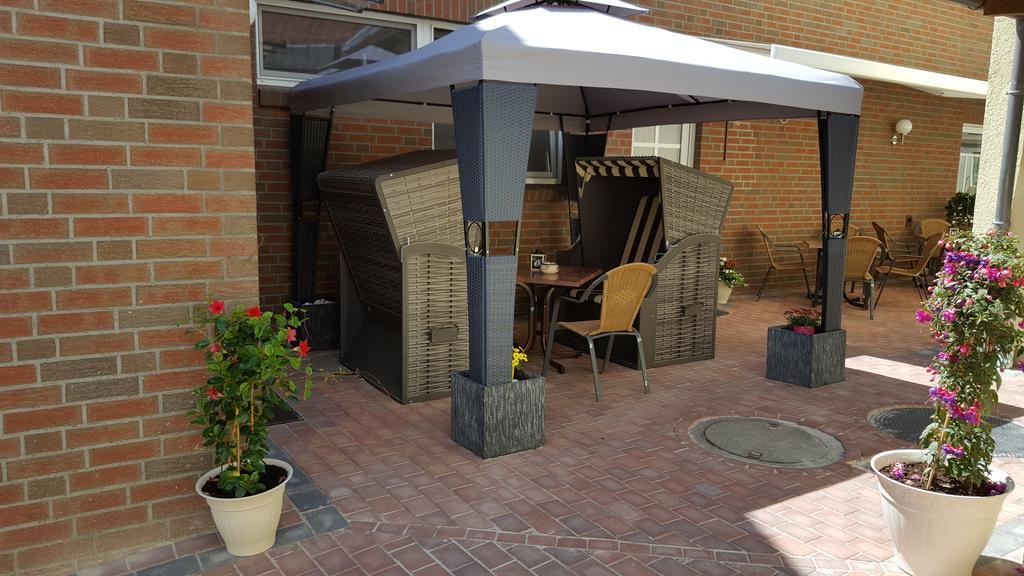 Hotel Drostenhof Garni Esens Exterior foto